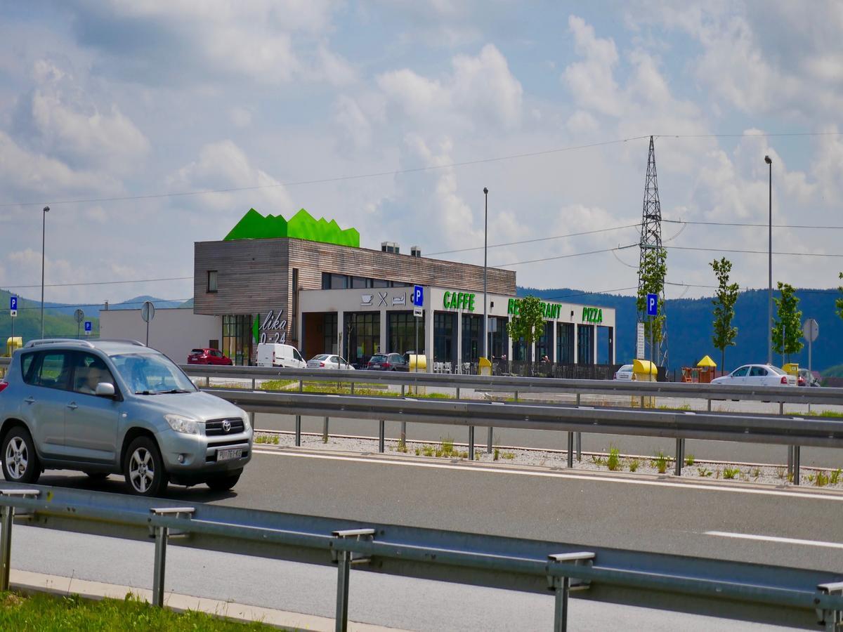 Hotel Lika Jug Brinje Buitenkant foto
